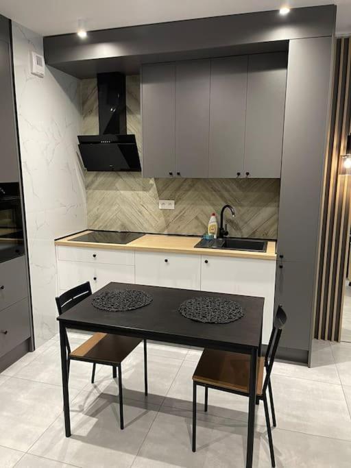 Forum Wola Fine Apartment Warsaw Ngoại thất bức ảnh