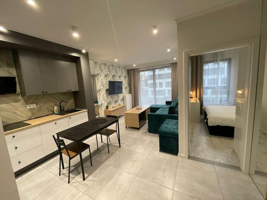 Forum Wola Fine Apartment Warsaw Ngoại thất bức ảnh